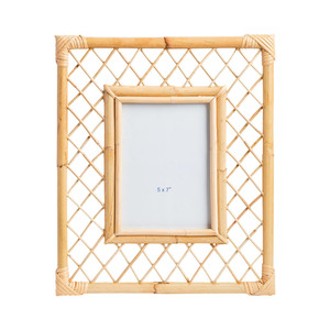 Cautivador Marco de Fotos de Ratán, Marco Decorativo Tejido para Exhibición de Fotos, Adorno Decorativo para Mesa, Perfecto para Decoración de Dormitorios y Hogar - Product Image 1