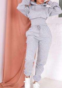 Ensemble de survêtement décontracté pour femme, 2 pièces, avec sweat à capuche court et pantalon de jogging, avec poches - Product Image 2