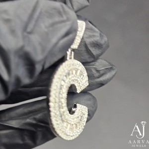 Collier tendance plaqué rhodium avec pendentif lettre C en moissanite, aspect diamant scintillant, cadeau bijou ton argent - Product Image 6