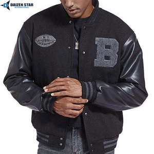 Veste varsity noire pour homme, manches en cuir PU, patch logo B embossé, style preppy, vêtement d'automne - Product Image 2