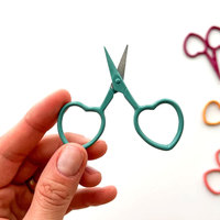 Cute Small Heart Scissors Mini Sewing Scissors Fine Point Thread Snips Craft Tool Manufacturer