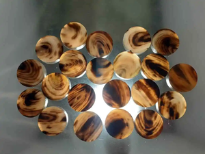 Boutons en corne de buffle naturelle véritable - Boutons de chemise modernes polis faits à la main et écologiques pour vêtements - Vente en gros personnalisée Uttar - Product Image 2