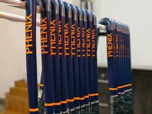 ไม้ฮอกกี้สนามขนาดเล็กพร้อมโลโก้สั่งทำพิเศษ คุณภาพสูง ผลิตจากคาร์บอนคอมโพสิต ให้ประสิทธิภาพเหมือนเล่นบนพื้นน้ำแข็ง สำหรับเด็กและเยาวชน ยี่ห้อ Red Mark Sports - Product Image 5