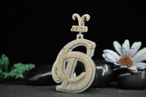 Pendentif personnalisé avec initiale en lettres serties de diamants, argent sterling 925, deux tons, diamant moissanite, bijoux hip hop par Phoenix Enterprise - Product Image 2