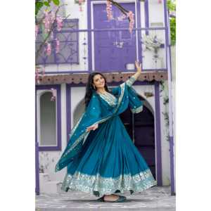 Vestido de Diseñador con Bordado Pesado y Lentejuelas con Dupatta para Fiestas - Ropa India y Pakistaní - Product Image 5