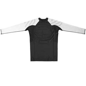 ชุดรัดรูปป้องกันการกระแทกแบบปรับแต่งได้สำหรับกีฬา MMA ชุดรัดรูปสำหรับผู้ชายสำหรับกีฬายิวยิตสู ชุดว่ายน้ำป้องกันรังสียูวี ระบายอากาศได้ดี แขนสั้น ผลิตจากผ้าสแปนเด็กซ์/โพลีเอสเตอร์ - Product Image 1