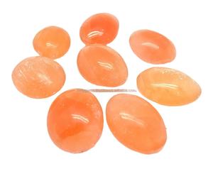 Vente en gros de pierre précieuse sculptée à la main en sélénite pêche pierre naturelle orange polie pour la méditation Reiki pierre semi-précieuse artisanat - Product Image 1