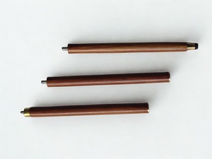 Bâtons de marche rustiques modernes en bois naturel écologique avec poignée en laiton poli, idéaux pour les cadeaux - Product Image 4
