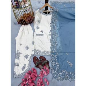 Elegante Conjunto Palazzo de Fiesta con Top de Cristal Romano y Dupatta, Traje con Mangas Bordadas con Lentejuelas de Lujo - Product Image 2