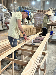 Máquina automática para perfilado de molduras de madera de arce para paredes y zócalos, línea de perfilado decorativa para fábrica, EFS, antiinsectos, duradera - Product Image 4
