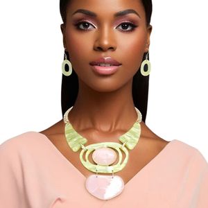 Conjunto de Collar y Pendientes con Diseño Marmoleado en Oro, Rosa y Verde, Joyería de Moda para Mujer, Elegante Collar y Aretes, Accesorio de Regalo para Fiesta - Product Image 6
