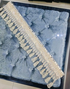 Sublimez votre entrée avec un toran artisanal richement perlé, un décor suspendu traditionnel aux élégants accents de perles, idéal pour la décoration intérieure et les mariages festifs. - Product Image 1