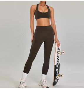 Soutien-gorge de sport pour femme grande taille, rembourré, avec logo sur le devant, pour yoga et entraînement, en tissu côtelé, sans manches, col en U - Product Image 3