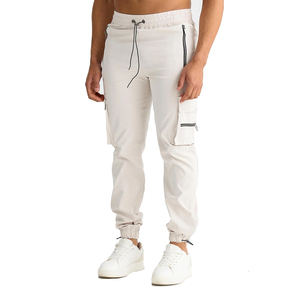 Pantalon cargo ample pour homme avec plusieurs poches, idéal pour le streetwear et les tenues de week-end - Product Image 1
