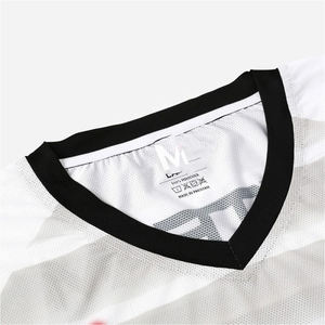 Uniformes de Fútbol Personalizados de Primera Calidad OEM, Conjuntos de Equipación de Fútbol con Impresión por Transferencia de Calor, Transpirables, que Absorben la Humedad y con Protección UV - Product Image 2