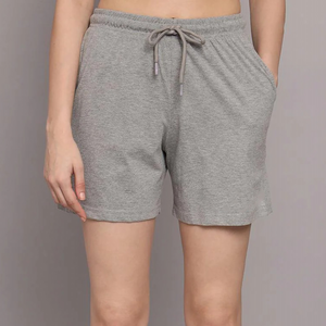 Ensemble de survêtement gris personnalisé pour femme, t-shirt oversize imprimé logo, short, tenue d'été deux pièces, vêtements de sport et d'entraînement - Product Image 4