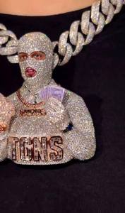 จี้เพชรโมอิสซาไนต์แบบกำหนดเองสำหรับผู้หญิง ชุบเงินแท้ 925 พร้อมชุบทองคำขาวและทองคำ ดีไซน์ฮิปฮอป - Product Image 4