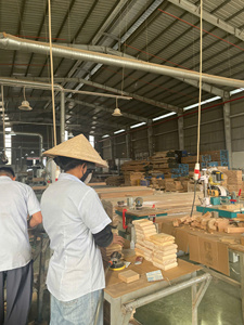 ราวจับไม้โอ๊คแดงดีไซน์ทันสมัย แข็งแรงทนทาน พร้อมฝาครอบแบบหมุนได้ 90 องศา สำหรับบันไดระเบียง - Product Image 5