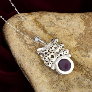Collar con Colgante de Búho en Plata de Ley 925 con Amatista y Peridoto, Bañado en Rodio Negro y Oro de 18K, Joyería Fina - Product Image 3