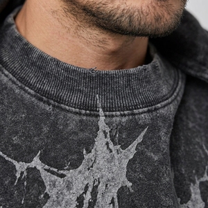 Sudaderas personalizadas para hombre con estampado acid wash que ofrecen arte único, construcción cómoda, apariencia vintage y calidad duradera. - Product Image 4