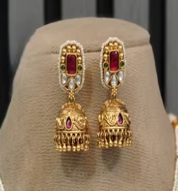 Ensemble collier et boucles d'oreilles en moissanite plaqué or de qualité supérieure, style antique, pour collection de mariage. - Product Image 3