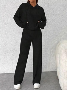Conjunto de 2 Piezas para Mujer, Sudadera con Capucha de Punto Acanalado y Pantalones Cortos, Deportivo Casual para Todas las Temporadas, Negro Sólido, Corte Regular, Secado Rápido - Product Image 5