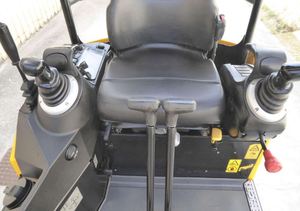 รถขุดขนาดเล็ก JCB 18Z-1T3 ปี 2018 มือสอง น้ำหนัก 3.5 ตัน แบบตีนตะขาบ บุ้งกี๋ขนาด 0.06 ลูกบาศก์เมตร สำหรับงานก่อสร้าง - Product Image 5