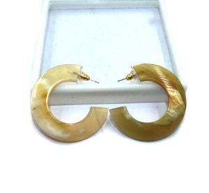 Boucles d'oreilles demi-cercle en corne de buffle naturelle, faites à la main, style chandelier, légères, bijoux de mode, par Orion Handicraft - Product Image 1