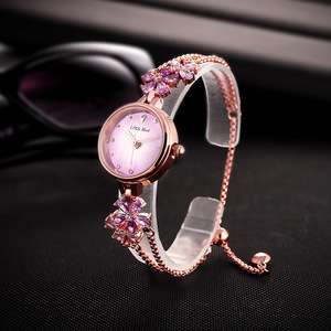 Nouvelle montre unisexe en alliage à quartz, bracelet en plastique, verre léger, motif floral, pour femmes, vente en gros d'usine 2026 - Product Image 4