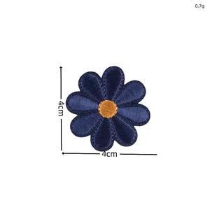 Écusson brodé personnalisé en usine, logo thermocollant ou à coudre pour vêtements, sacs, casquettes, chapeaux, accessoires vestimentaires, OEM - Product Image 1