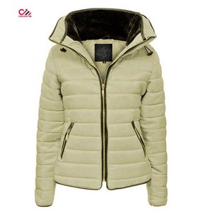 Veste matelassée pour femme, couleur unie, rembourrage en polyester, fermeture éclair, veste d'hiver matelassée, col montant, tissu tissé - Product Image 1