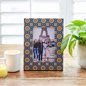 Cadre photo en bois et résine personnalisable fait main avec logo sur mesure – Décoration d'intérieur de luxe unique et audacieuse - Product Image 2