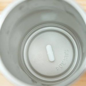 Tazza da Caffè Intelligente in Acciaio Inox con Display LED Digitale e Auto-Mescolamento, Nera/Bianca - Product Image 3