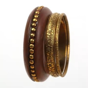 Ensemble de bracelets rustiques faits à la main en bois, bijoux uniques en matériaux naturels par madiha art and crafts - Product Image 3