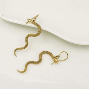Pendientes Colgantes de Serpiente de Latón Chapado en Oro, Joyería de Moda Unisex con Forma de Animal Vintage - Product Image 5