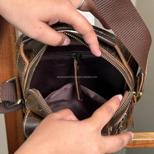 Bolsos de hombro tipo bandolera hechos a mano de cuero genuino desgastado para hombre de lujo con logotipo personalizado para exteriores - Product Image 6