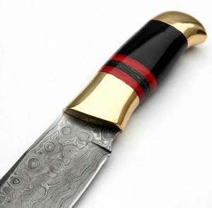 Outil de terrain artisanal en acier Damas, manche en corne noire et intercalaire rouge en laiton - Product Image 6