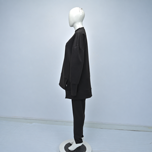 Ensemble deux pièces pour femme de qualité supérieure avec manches, noir uni, col rond, manches courtes, ensemble tendance pour femme de qualité supérieure pour l'extérieur - Product Image 4