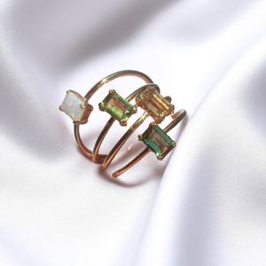 Anillo de Plata de Ley 925 con Piedra de Luna Arcoíris en Corte Baguette |   Anillo Minimalista Liso para Mujer - Product Image 3