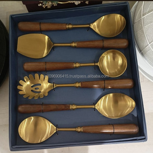 Cuchara de Servir de Madera con Mango Largo Chapado en Oro ULTRA SERVE-LONG - Herramienta de Cocina de Lujo para Chefs con Agarre Noble - Product Image 4