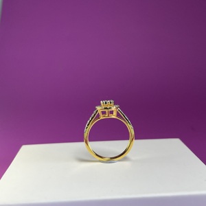 Bague en or jaune 14 carats avec diamant naturel rond taille brillant certifié GGL, clarté H Si1, look classique, pour mariage et cadeau pour elle - Product Image 3