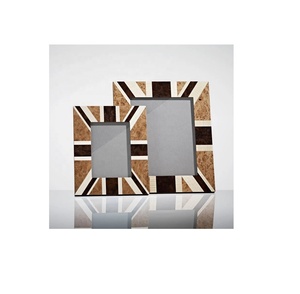 Cadre photo en résine avec incrustation, design artistique artisanal en bois et os incrusté - Product Image 3