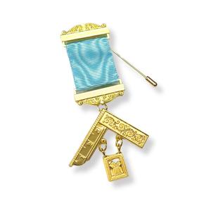 Joya de Pecho Masónica Past Master Masonic - [4 1/4'' de altura] Material: Metal Tipo de metal: Aleación Tipo de cierre: Pin - Product Image 2