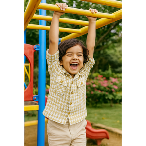 Chemise en coton décontractée pour garçons à carreaux beiges et blancs - Product Image 6