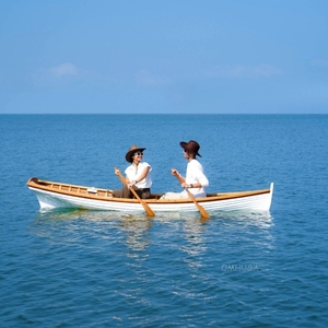 Bateau à rames en bois Whitehall de 12 pieds avec renfort en gelcoat et pagaie pour lac (option siège coulissant) (375Lx104Wx68H Cm) - Product Image 2