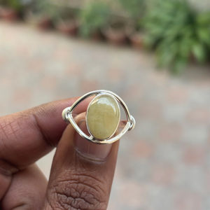 Elegante Anillo de Boda de Plata de Ley 925 Hecho a Mano con Piedra Preciosa Natural de Rutilo Dorado y Engaste Pavé - Los Mejores Proveedores al por Mayor - Product Image 1