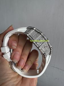 Montre mécanique de qualité supérieure semi-sertie de diamants, avec lunette en moissanite VVS, cadran carré et bracelet en cuir blanc - Product Image 6