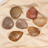 Venta al por Mayor de Colgantes de Jade Coral Natural de Alta Calidad en Forma de Lágrima, Colgante de Piedra de Crisantemo de Cristal