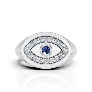 Bague Cocktail Saphir Bleu Taille Ronde Brillante en Argent 925 Plaqué Rhodium, Cadeau de Luxe pour Homme avec Sertissage en Canal - Product Image 2