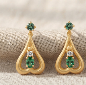 Pendientes colgantes ovalados verdes chapados en rodio, tono oro y plata, con textura y piedras transparentes y verdes para mujer - Product Image 1